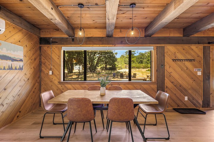 Basecamp Lodge