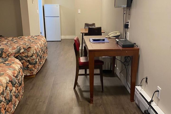 Room 12 of 25
