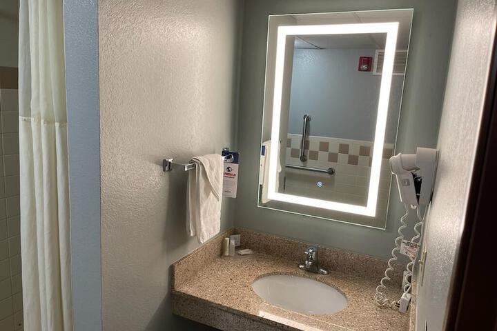 Room 90 of 111