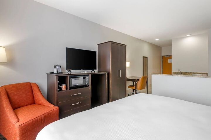 Comfort Inn & Suites New Lisbon