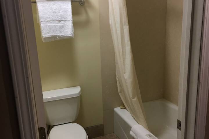Garden Inn & Suites