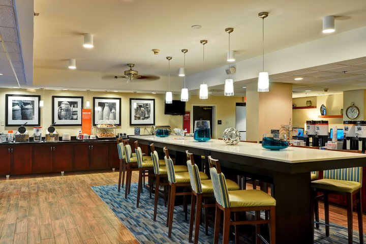 Hampton Inn by Hilton New Bedford / Fairhaven