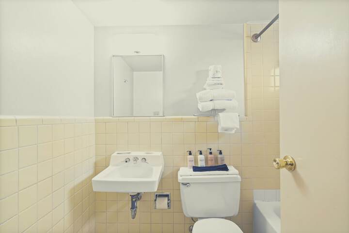 Room 30 of 59