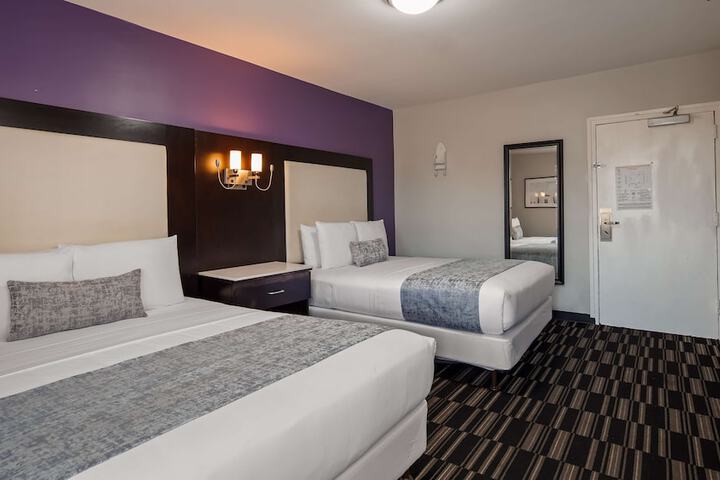 Room 6 of 25