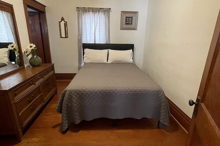 Room 102 of 234