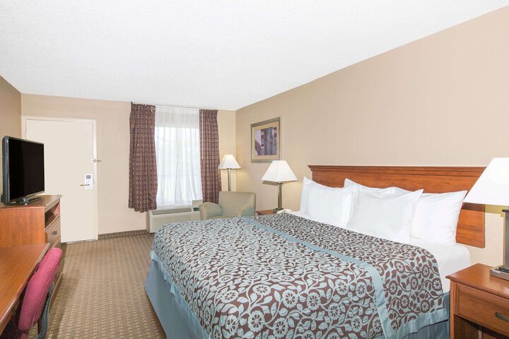 Room 7 of 15
