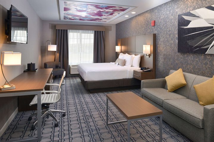 Room 10 of 42