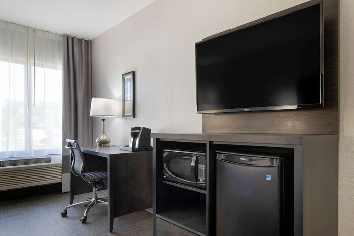 Comfort Inn & Suites Greer - Greenville