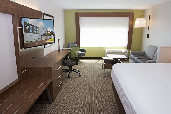 Holiday Inn Express & Suites Greenwood Mall by IHG