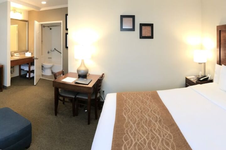 Room 68 of 136
