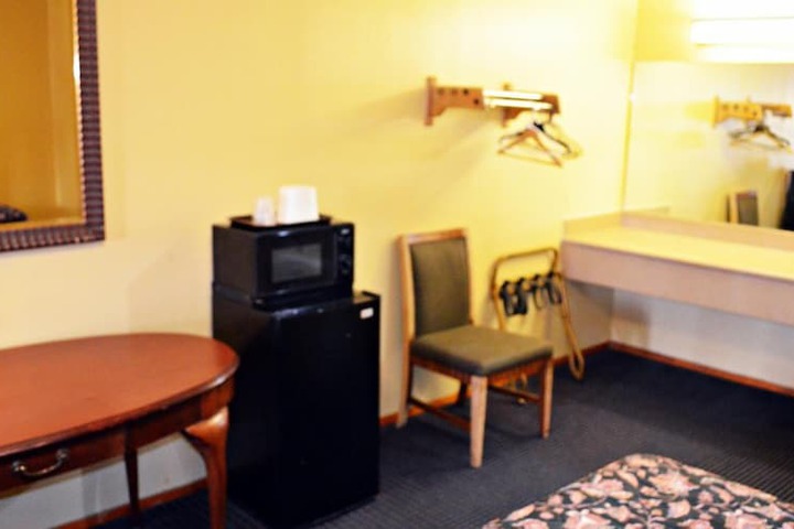 Room 27 of 47