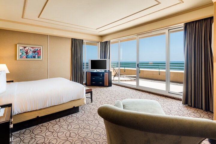 Room 44 of 124