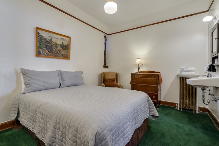 Ryan Hotel