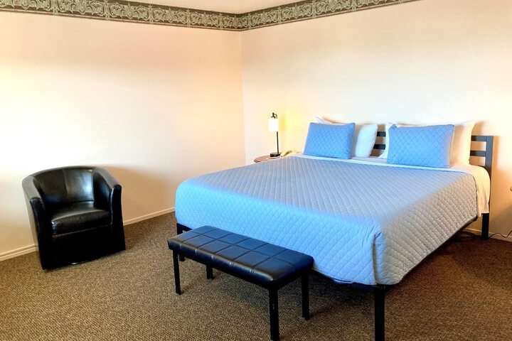 Room 105 of 125