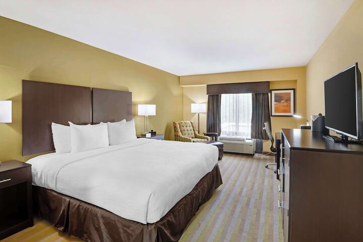 Room 21 of 34