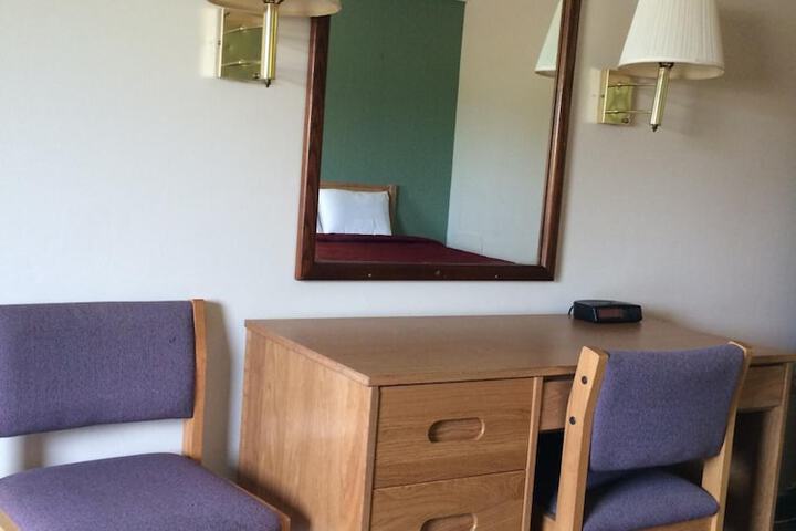 Room 16 of 50