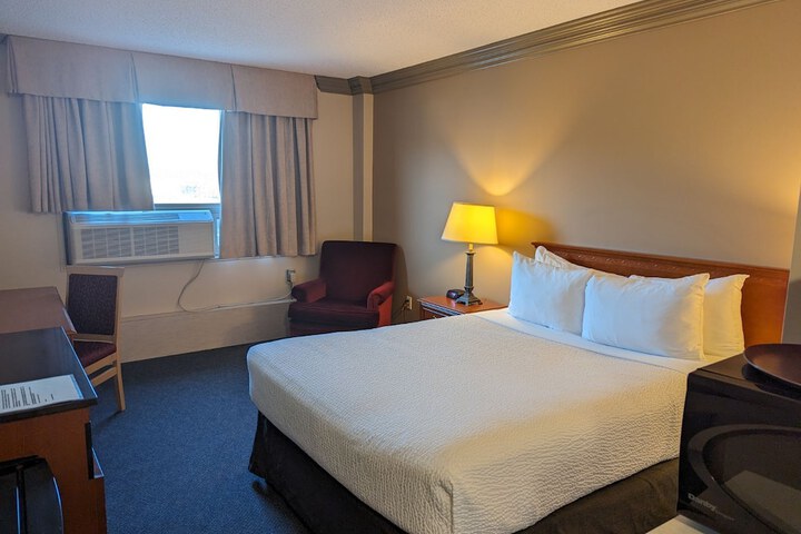 Nomad Hotel and Suites