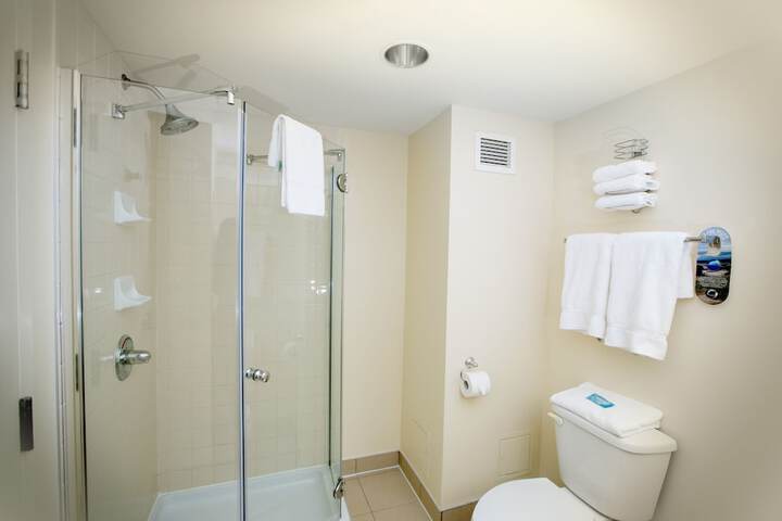 Room 35 of 68