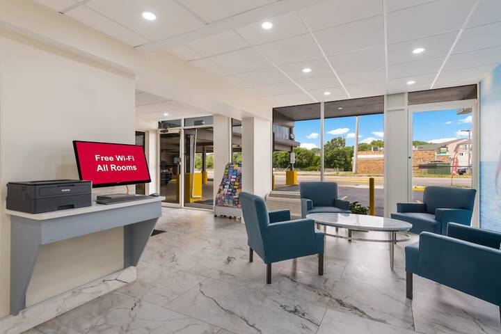 Business Center 76 of 76