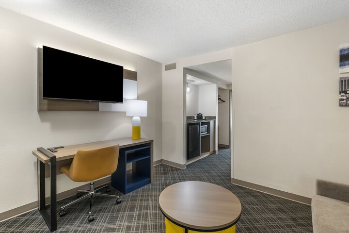 Room 27 of 44