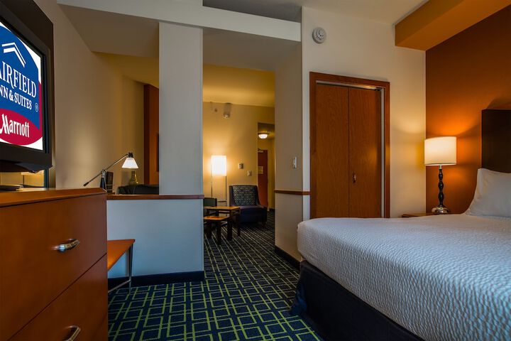 Room 13 of 23
