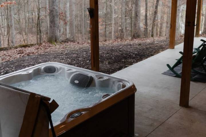 Sleeps 16! Luxury Cabin With Game Room & Hot Tub