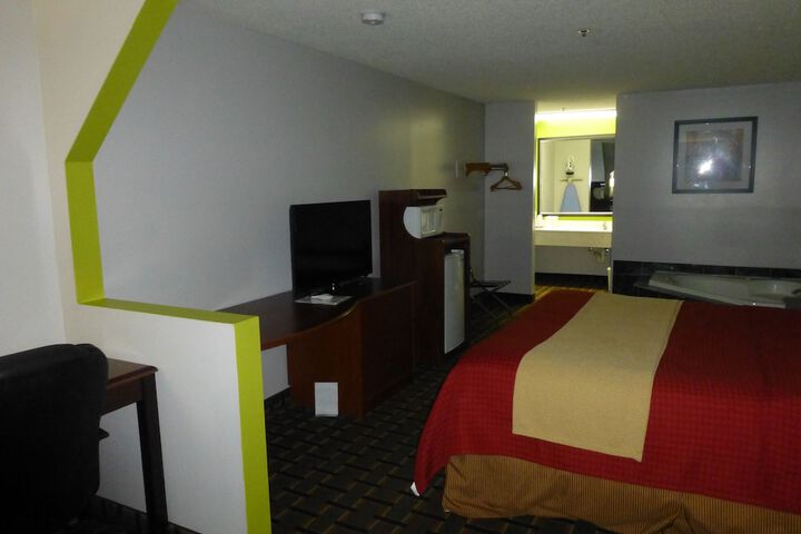 Room 26 of 35