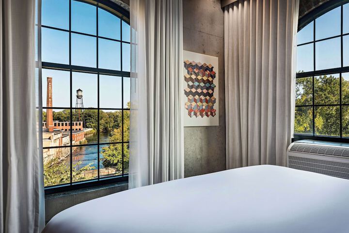The Loom Hotel Tapestry Collection by Hilton