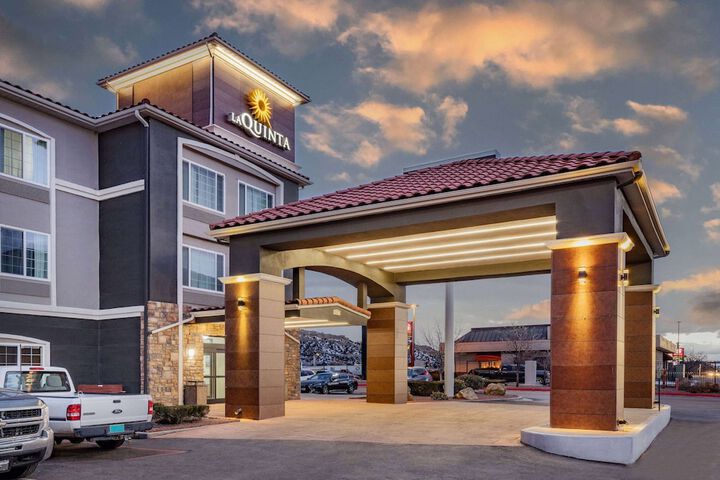 Hotel 4 of 63