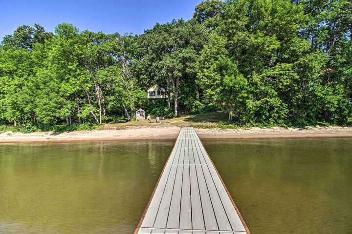 Waterfront Leech Lake Cabin w / Dock Fire Pit