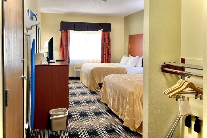 Room 27 of 72