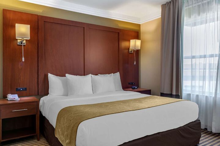Room 10 of 30