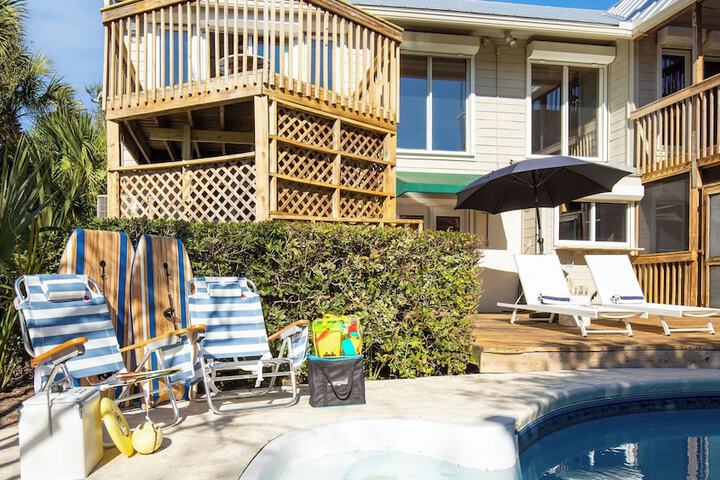 Raven by Avantstay Entertainers Dream w / Pool Hot Tub, Game Room! 9 Brs!