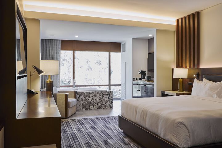 Room 30 of 100