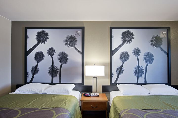 Room 11 of 24