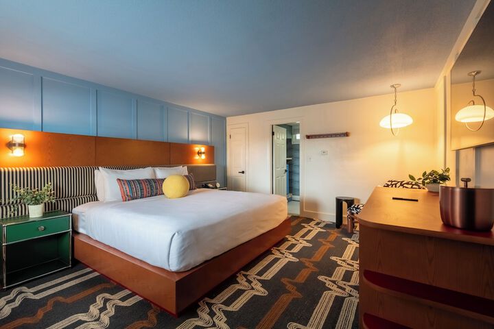 Driftaway Hotel and Pool