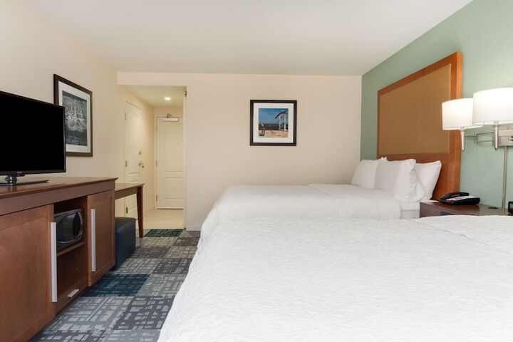 Room 27 of 43