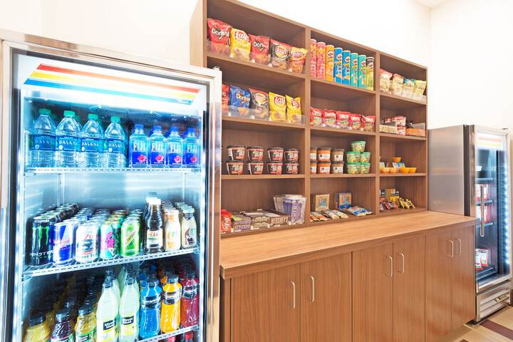 Holiday Inn Express & Suites Uniontown by IHG