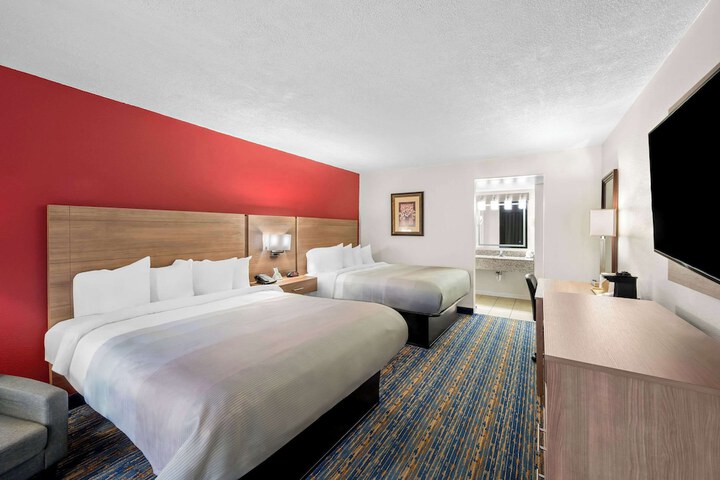 Room 32 of 41