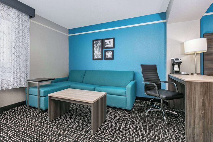 Room 22 of 34