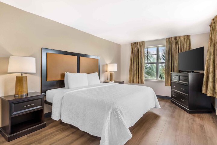 Extended Stay America Suites Ft. Lauderdale Cyp Crk NW 6th Wy