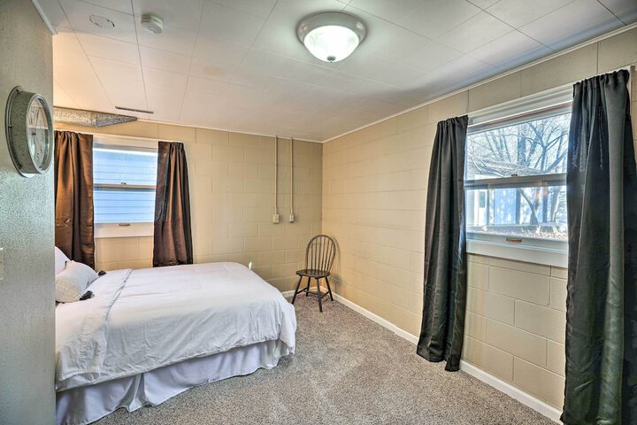 Sioux Center Split-level Home w / Game Room!