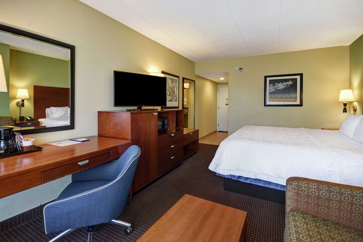 Room 14 of 38
