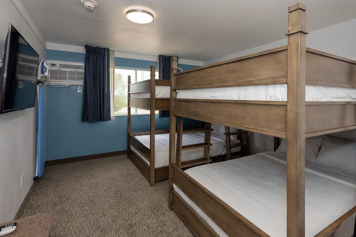 Room 9 of 31