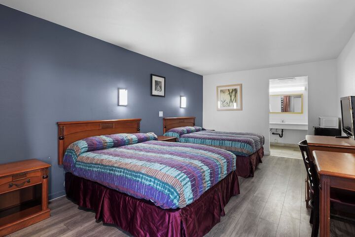 Room 6 of 11