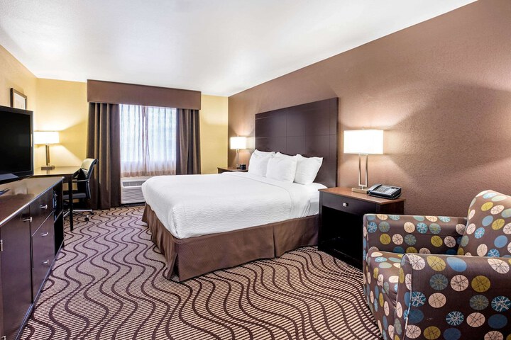 Room 15 of 37