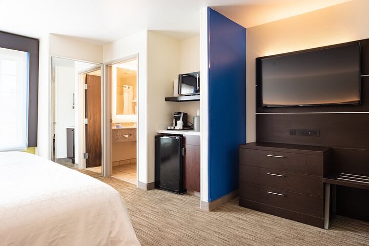 Room 13 of 63