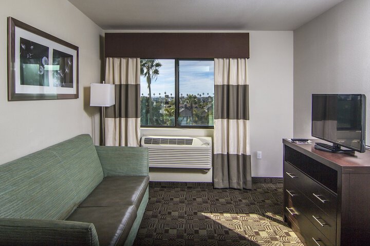 Room 18 of 43