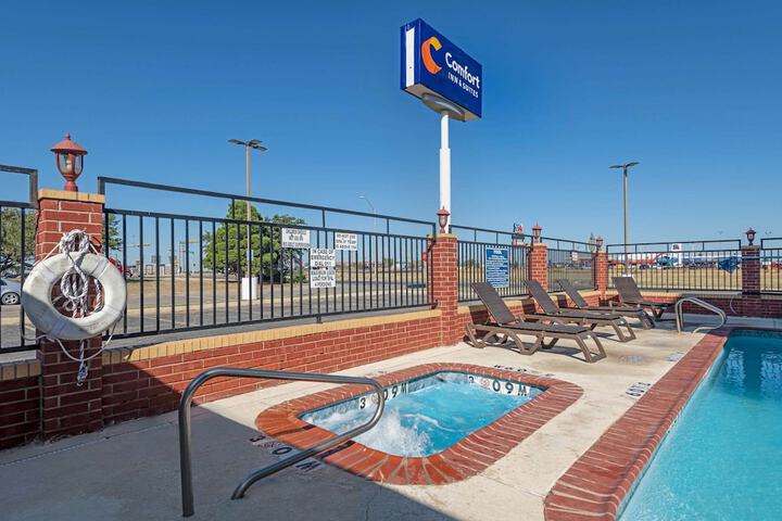 Pool 4 of 35
