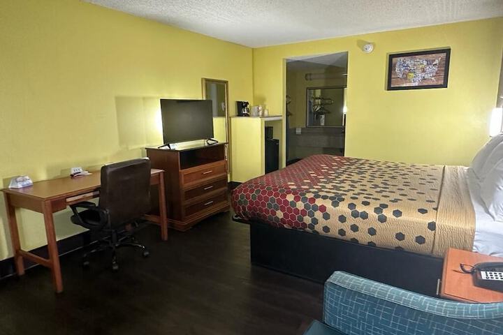 Room 26 of 29